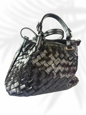 Discovery signature collection Rometta Satchel Woven Leather Tote Bag in Black